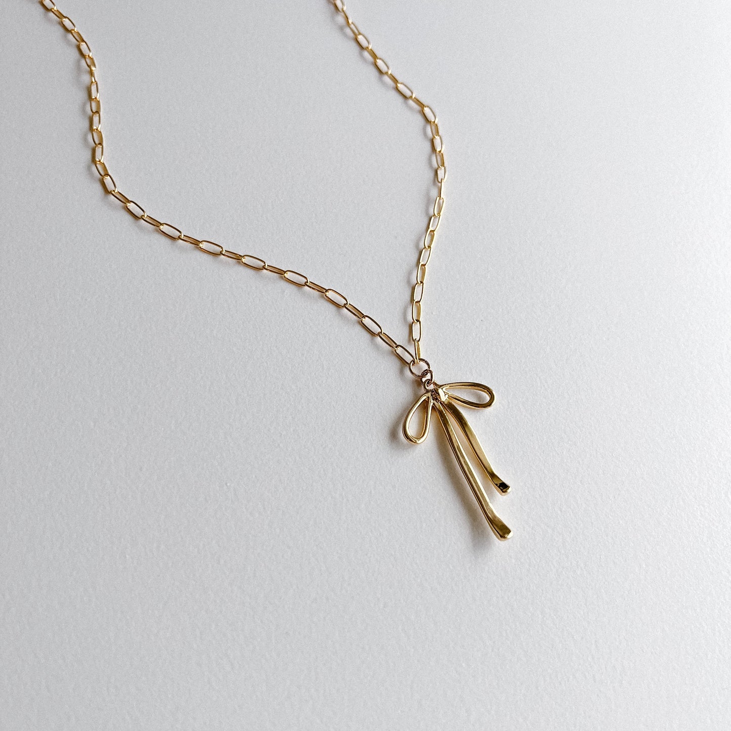 The Bow Necklace