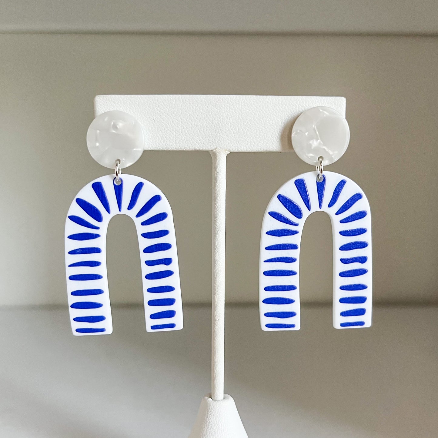 The Santorini Dangles